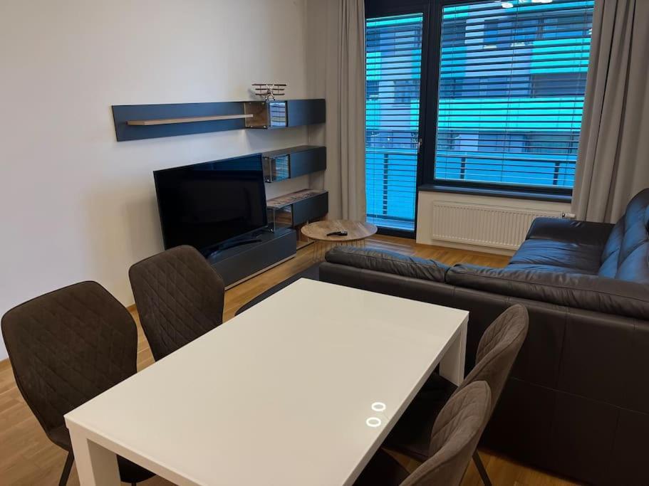 Apartman Holesovice,Balkon,Garaz 布拉格 外观 照片