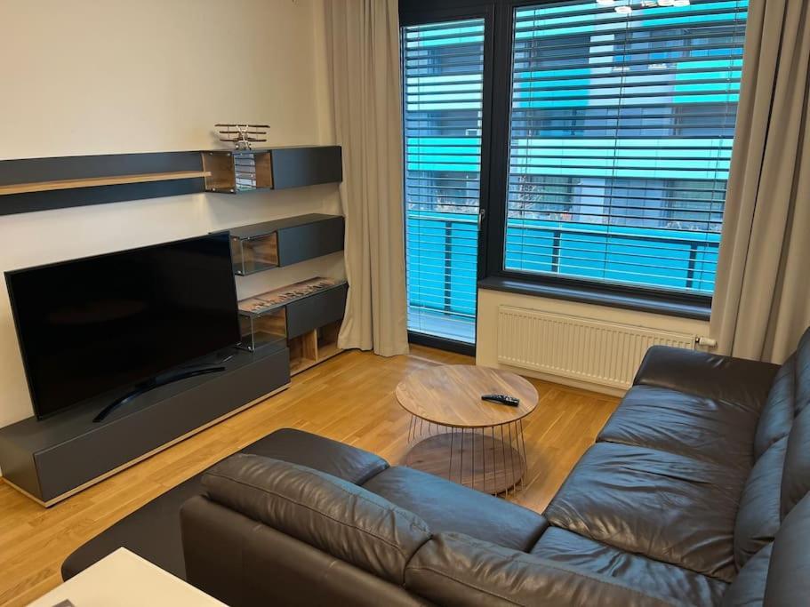 Apartman Holesovice,Balkon,Garaz 布拉格 外观 照片