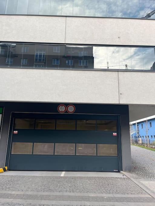 Apartman Holesovice,Balkon,Garaz 布拉格 外观 照片